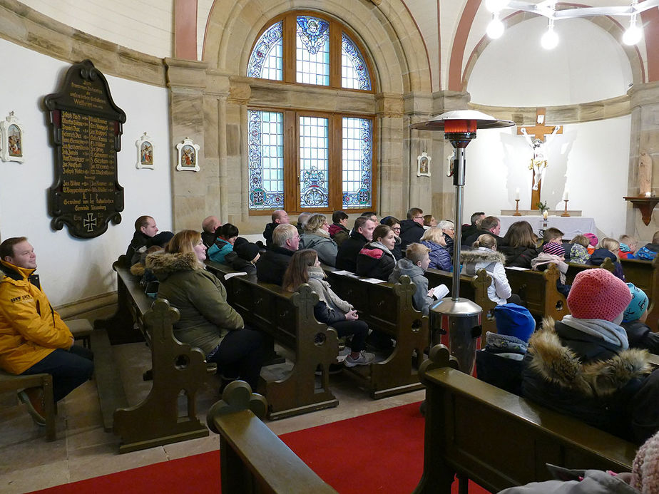 Krippenandacht mit Segnung der Kinder (Foto: Karl-Franz Thiede)